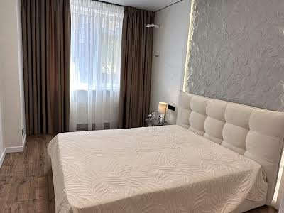 квартира за адресою Молодіжна вул., 8