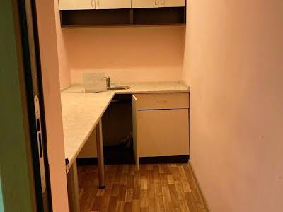 комерційна за адресою Дегтярівська вул., 33Б