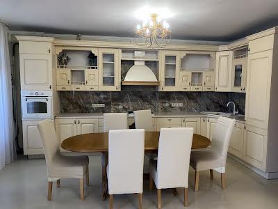 квартира за адресою Раїси Окіпної вул., 8