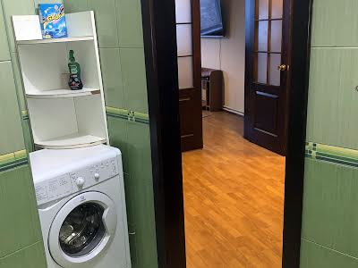 квартира за адресою Анни Ахматової вул., 13-Д