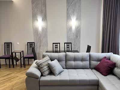 квартира за адресою Якіра, 8