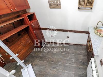 коммерческая по адресу Киев, Межигорская ул., 24