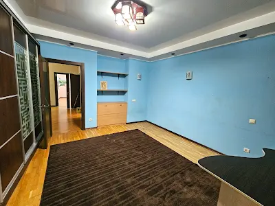 квартира за адресою Дніпровська набережна вул., 25