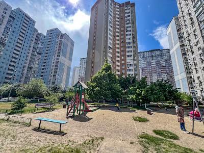 квартира по адресу Драгоманова ул., 1