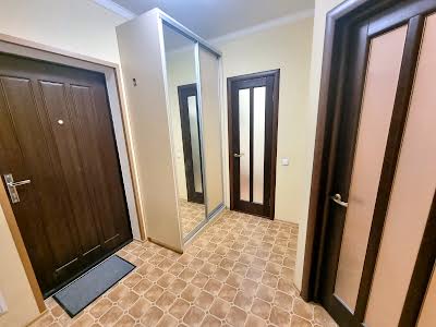 квартира за адресою Авіаконструктора Ігоря Сікорського вул. (Танкова), 1