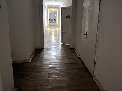 комерційна за адресою Дмитрівська вул., 71