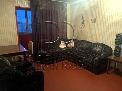 квартира за адресою Срібнокільська вул., 8