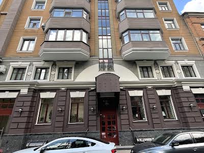 квартира за адресою Кропивницького вул., 8