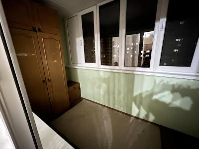 квартира за адресою Анни Ахматової вул., 4