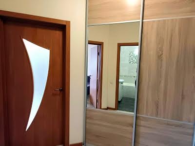квартира за адресою Братська вул., 12