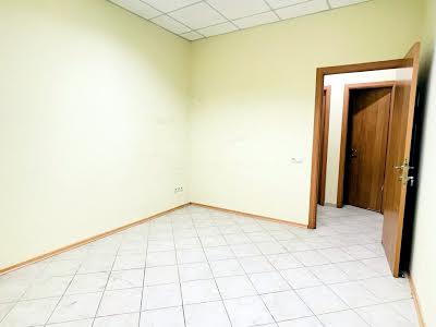 комерційна за адресою Анни Ахматової вул., 14А