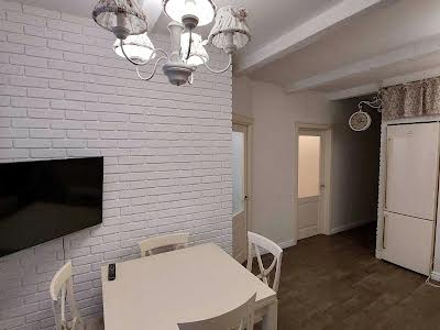 квартира за адресою Драгоманова вул., 4
