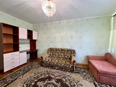 квартира за адресою Ревуцького вул., 7-В