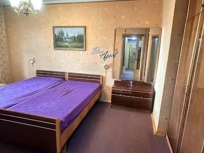 квартира по адресу Ревуцкого ул., 8