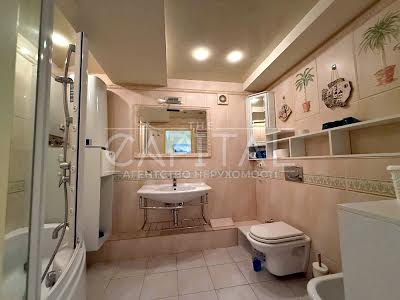 квартира за адресою Панаса Мирного вул., 8