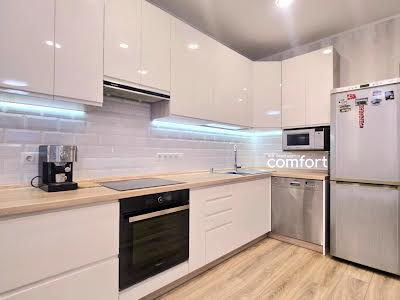 квартира за адресою Регенераторна вул., 4 к10