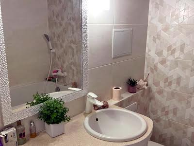 квартира за адресою Почайнинська вул., 35