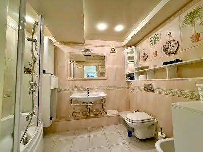 квартира за адресою Панаса Мирного вул., 8