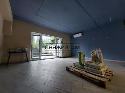 комерційна за адресою Тираспольська вул., 44