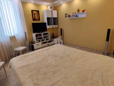 квартира по адресу Ревуцкого ул., 7-В