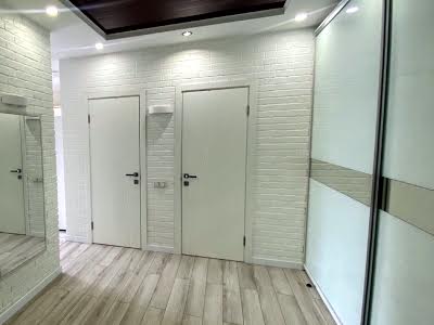 квартира за адресою Драгоманова вул., 2