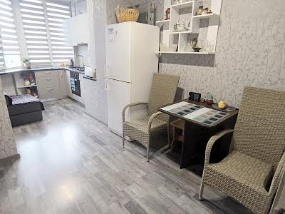 квартира за адресою Абрикосова вул., 1г