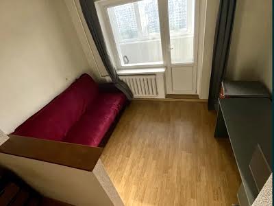 квартира за адресою Ревуцького вул., 11-В