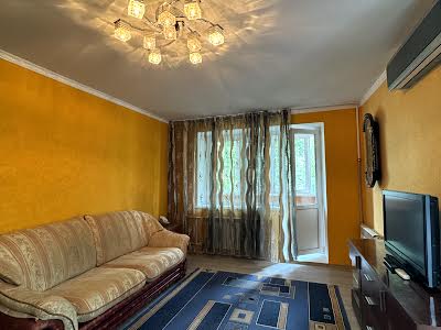 квартира за адресою Верховної Ради бульв., 19
