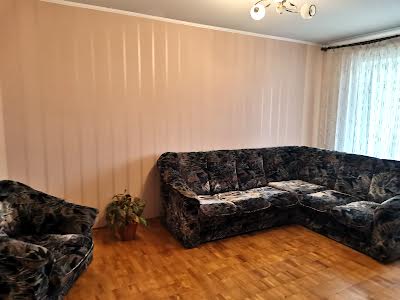 квартира за адресою Каштанова вул., 8-Б