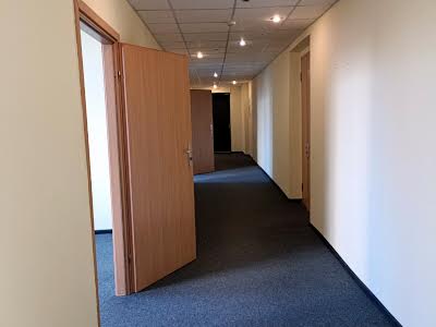 комерційна за адресою Варязький пров., 4В