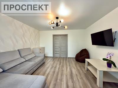 квартира за адресою Михайла Лушпи просп., 22/1