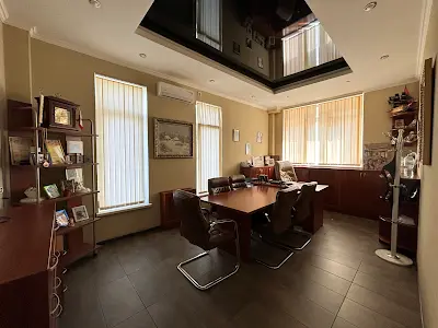 коммерческая по адресу Киев, Вахтанга Кикабидзе ул. (Булгакова), 12
