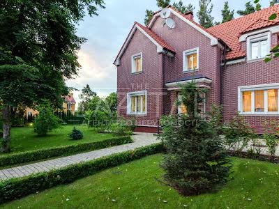дом по адресу Столичное шоссе, 215