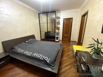 квартира за адресою Драгоманова вул., 31-Б