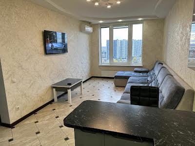 квартира за адресою Дніпровська набережна вул., 16г