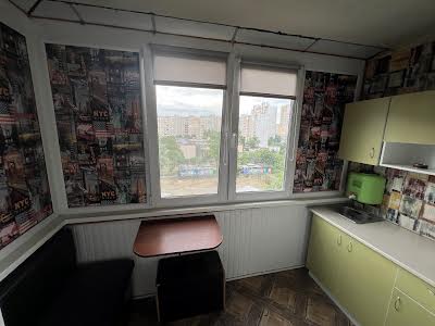 квартира по адресу Ревуцкого ул., 18-А
