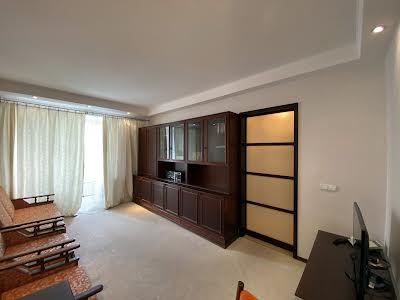 квартира по адресу Авиаконструктора Антонова ул., 15А