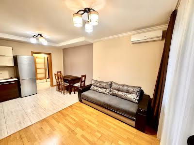 квартира за адресою Дегтярівська вул., 25к1