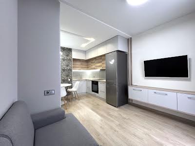 квартира за адресою Салютна вул., 2к6