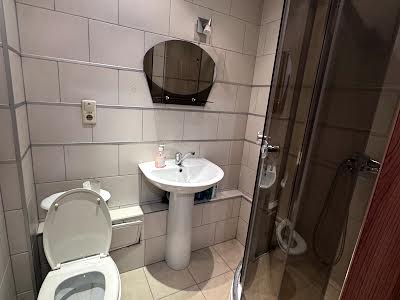 комерційна за адресою Миколи Бажана просп., 9-В