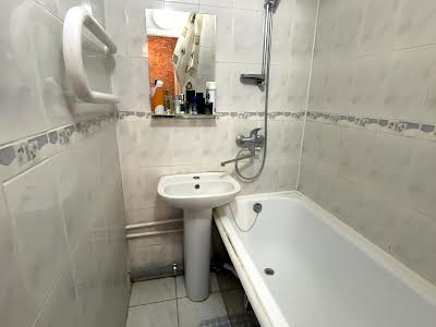 квартира за адресою Братиславська вул., 44 а