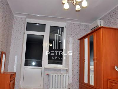 квартира по адресу Олены Пчилки ул., 2