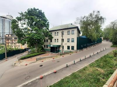 комерційна за адресою провулок Болсуновський, 3/2А