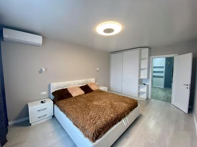 квартира за адресою Сергія Данченка вул., 5