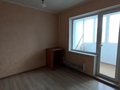 квартира за адресою Ревуцького вул., 18