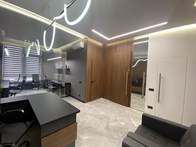 комерційна за адресою Жилянська вул., 68