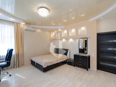 квартира за адресою Срібнокільська вул., 3а