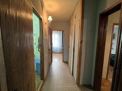 квартира по адресу Ревуцкого ул., 18-А