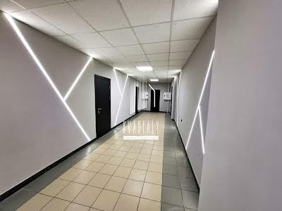 комерційна за адресою Лесі Українки бульв., 34