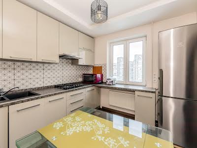 квартира за адресою Драгоманова вул., 25